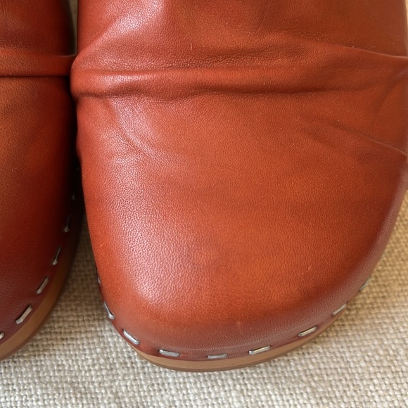 Swedish Hasbeens NWT Cognac Wrinkle Slip Inn Clog Comfortable and Fun Boho ❤️ - Picture 14 of 14